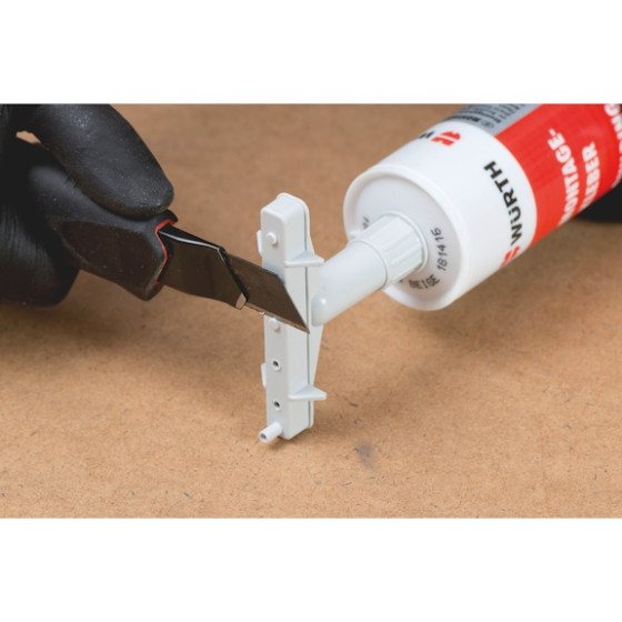 Ніж універсальний з сегментним лезом, 18 mm