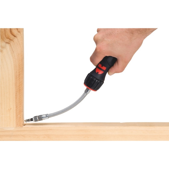 Набір викруток та торцевих головок з пістолетоподібною тріскачкою